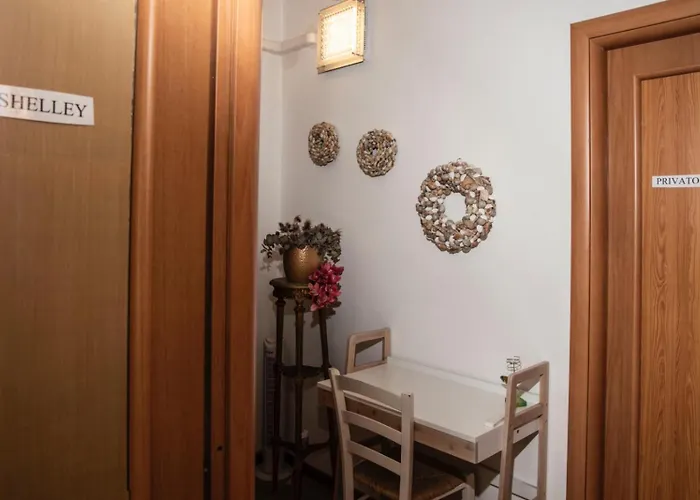 Priscilla Nel Golfo Delle Meraviglie Pensionat La Spezia